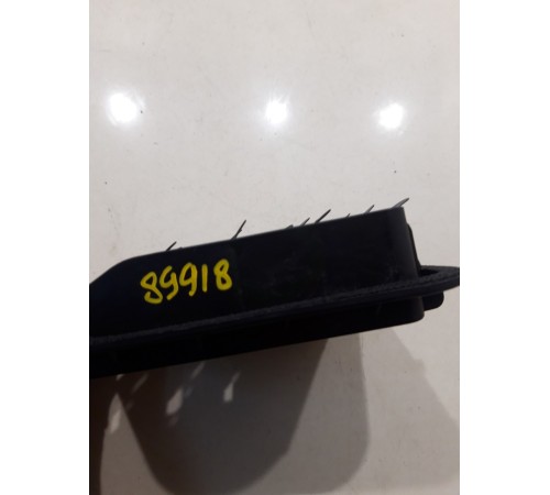 Решетка вентиляционная (задняя правая)