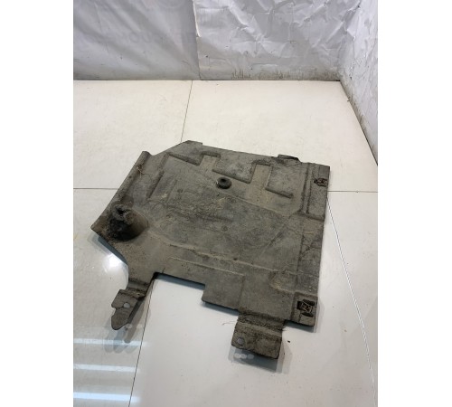 Пыльник топливного бака (правый)