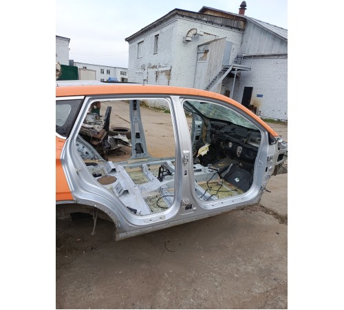 Порог со стойкой правый