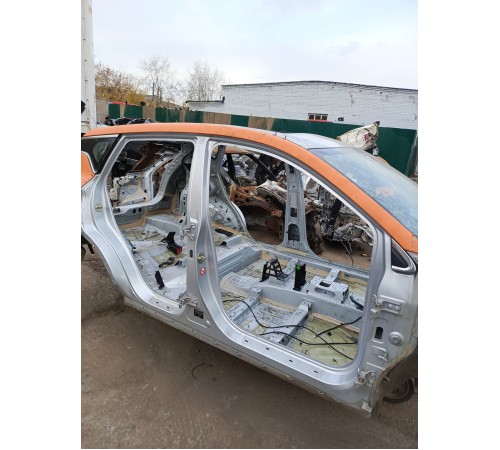 Порог со стойкой правый