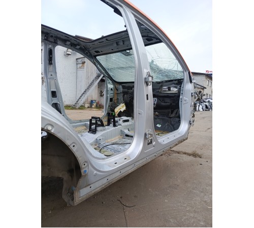 Порог со стойкой правый