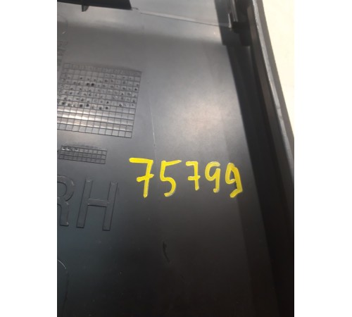 обшивка стойки центральная нижняя(правая)