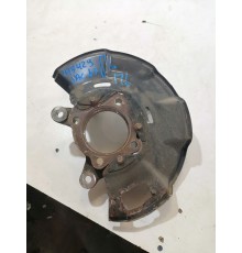 Кулак поворотный передний левый