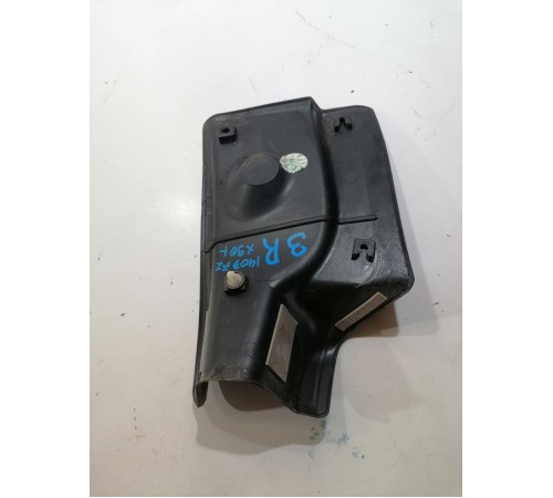 Накладка заднего бампера верхняя правая