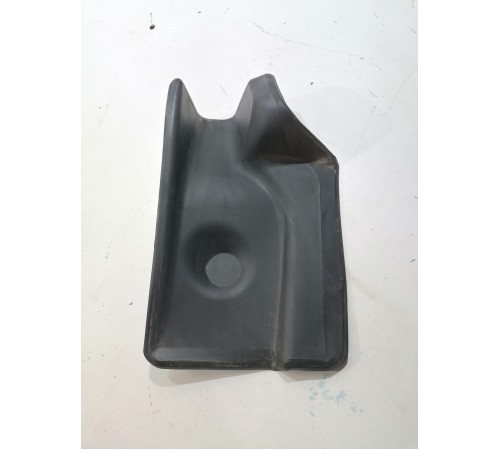 Накладка заднего бампера верхняя правая