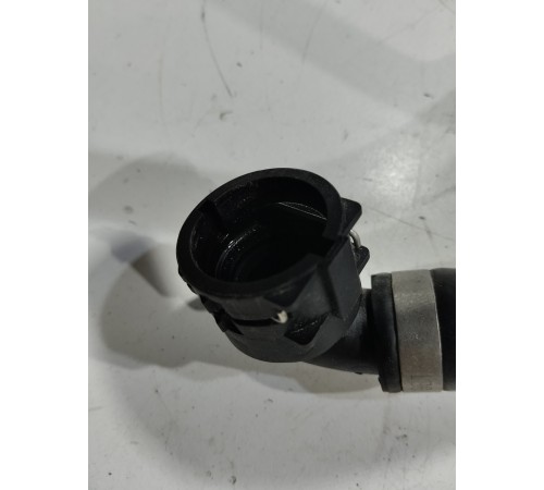 Патрубок системы охлаждения