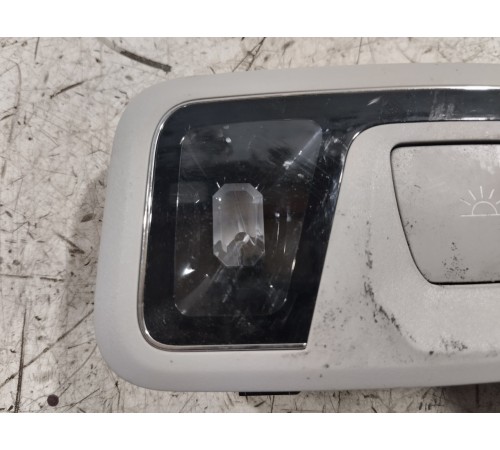 Плафон внутреннего освещения салона