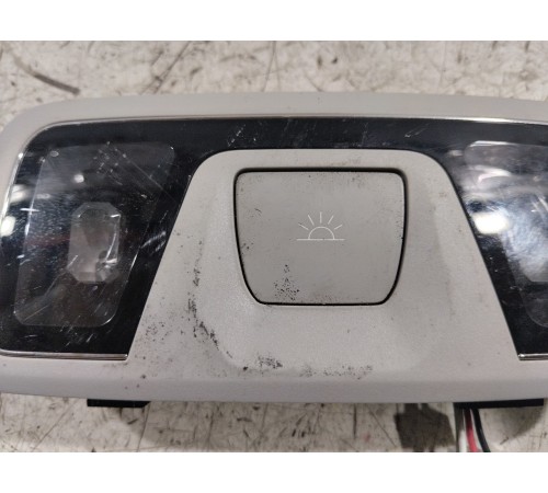 Плафон внутреннего освещения салона