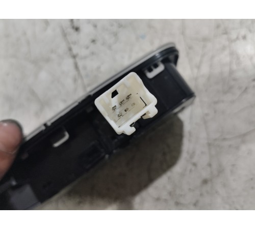 Плафон внутреннего освещения салона