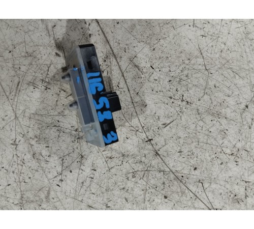 Кнопка фиксатора стояночного тормоза