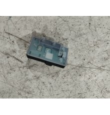 Кнопка фиксатора стояночного тормоза