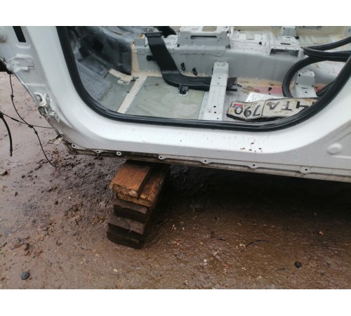 Порог со стойкой левый