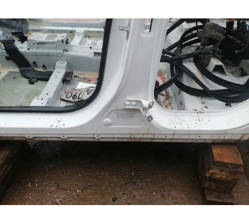 Порог со стойкой левый