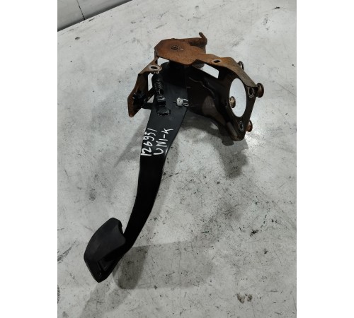 Педаль тормоза