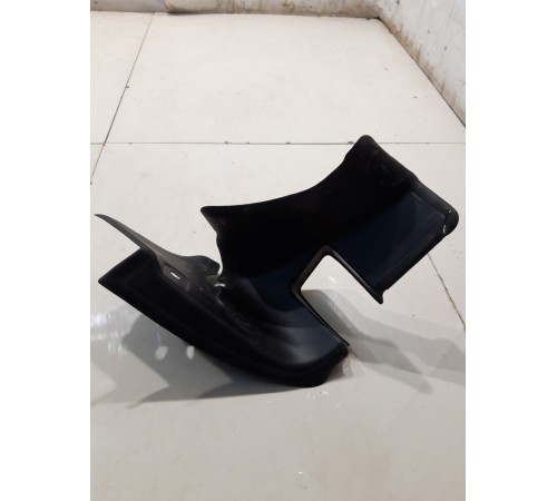 Обшивка крышки багажника (правая)