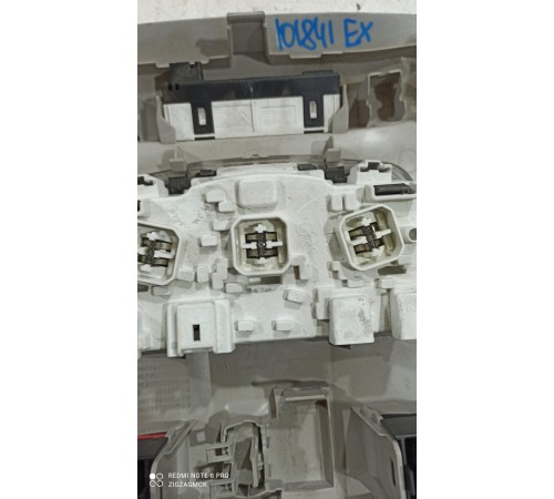 Плафон внутреннего освещения(передний)