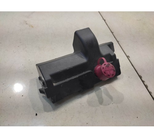 накладка плюсового провода аккумулятора