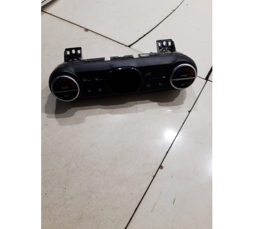 Блок управления климатом(передний)