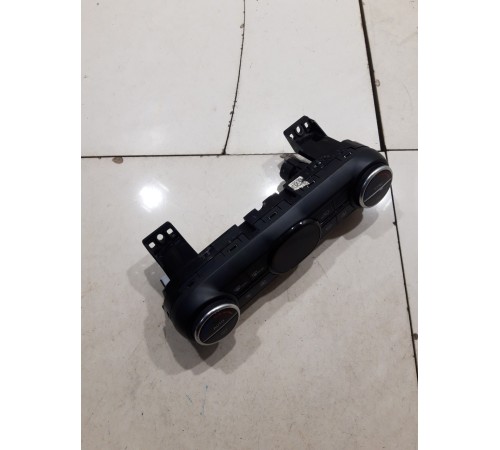 Блок управления климатом(передний)