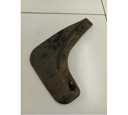 Брызговик задний левый