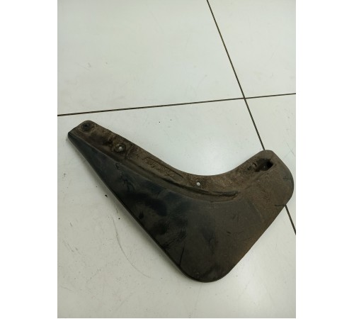 Брызговик задний левый