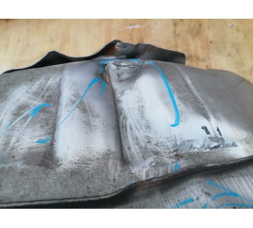 Банка глушителя левая