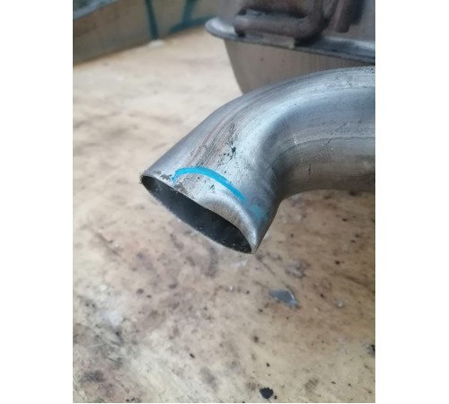 Банка глушителя левая