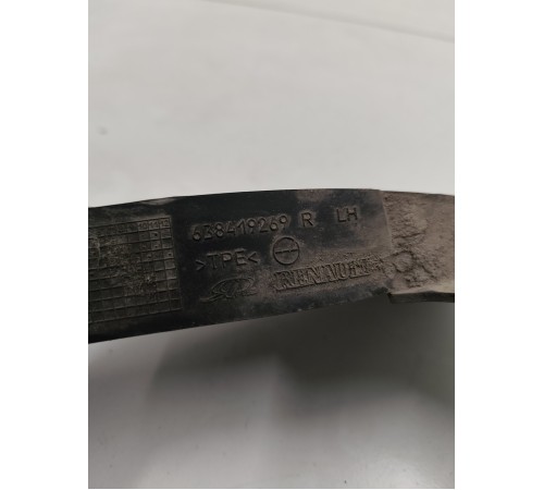 Брызговик передний левый