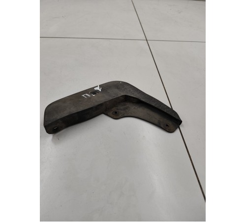 Брызговик передний левый