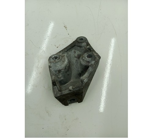 Кронштейн двигателя