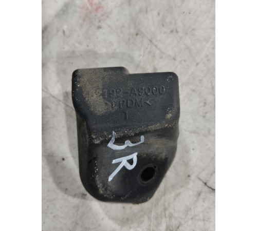 Ролик (отбойник) бампера правый