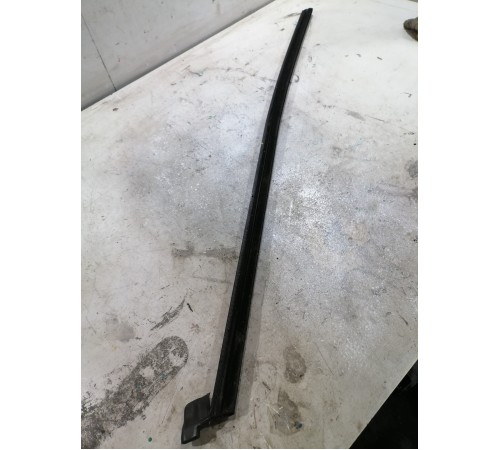 Молдинг стекла задний левый