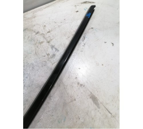 Молдинг стекла задний левый