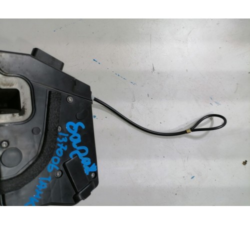 Замок двери багажника