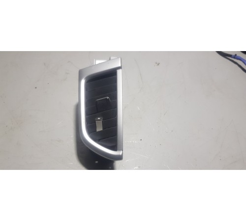 Дефлектор воздушный левый