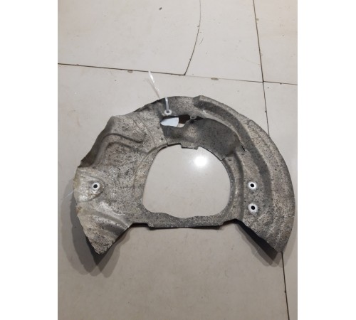 Кожух тормозного диска(передний правый)