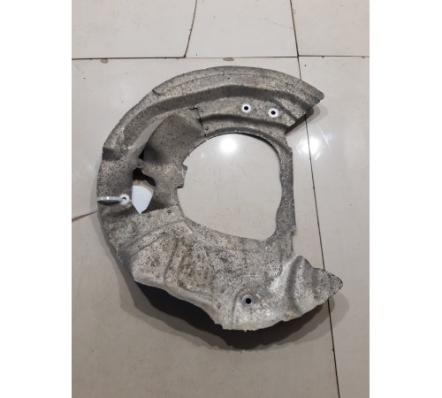 Кожух тормозного диска(передний правый)