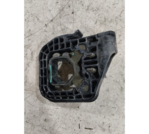 Опора радиатора левая