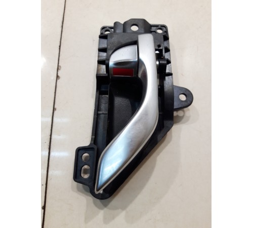 Ручка двери (передняя, левая, внутренняя)