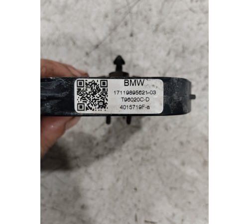 Опора радиатора левая