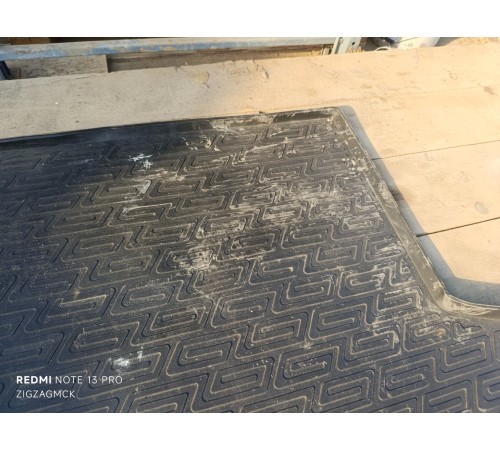 Коврик багажника