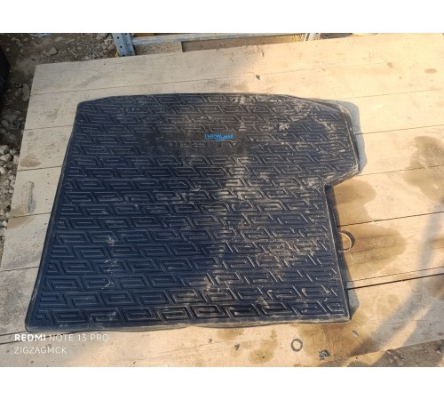 Коврик багажника