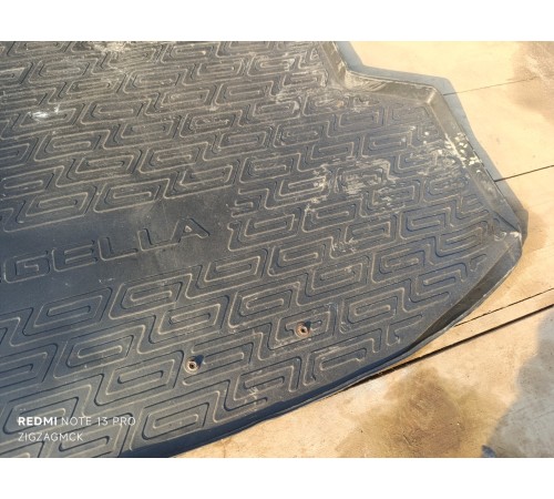 Коврик багажника