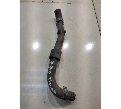 Патрубок системы охлаждения