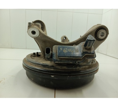 Поворотный кулак задний левый