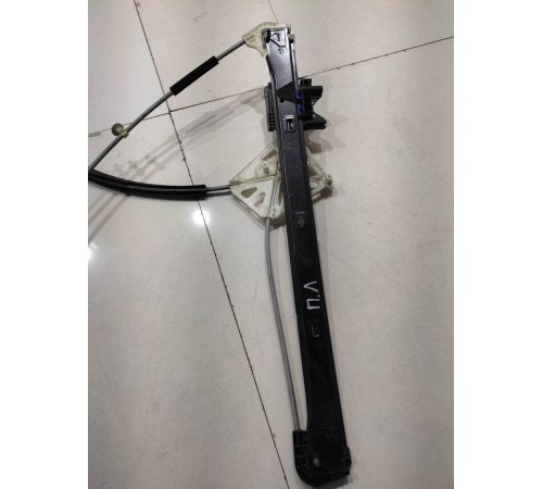 Стеклоподъемник (передний левый)