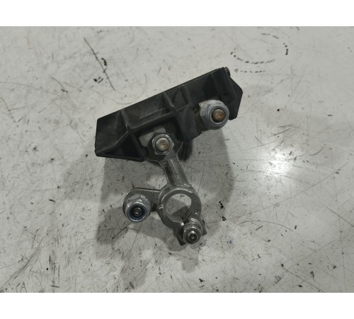 Клемма аккумулятора