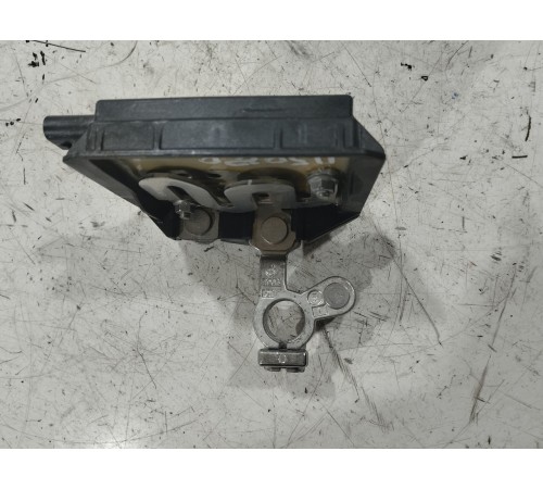 Клемма аккумулятора