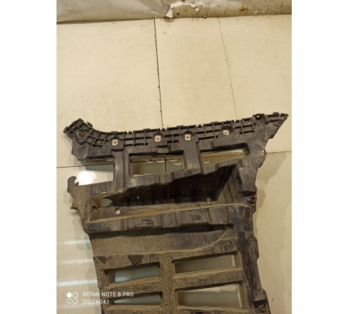 Кронштейн заднего бампера(правый)