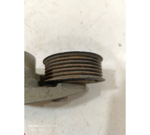 Ролик-натяжитель